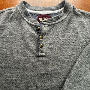 Alesbury Men’s Gray Waffle Knit Henley Shirt – Size Large